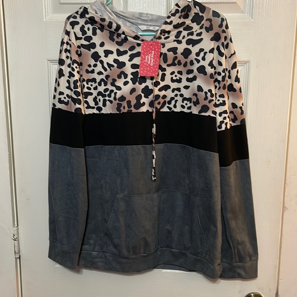 NWT cute light weight hoodie for ladies 2xl